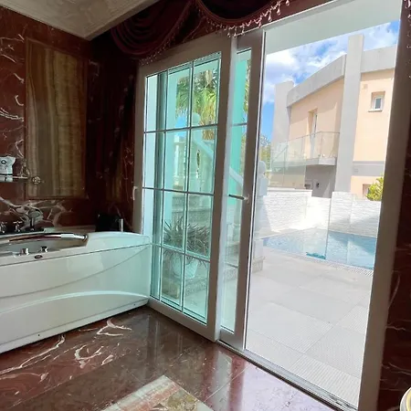 Kingdom With Sauna And Hamam Villa Nikosia