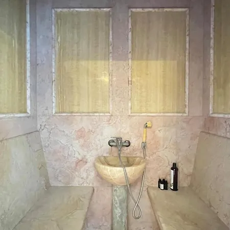 Kingdom With Sauna And Hamam *