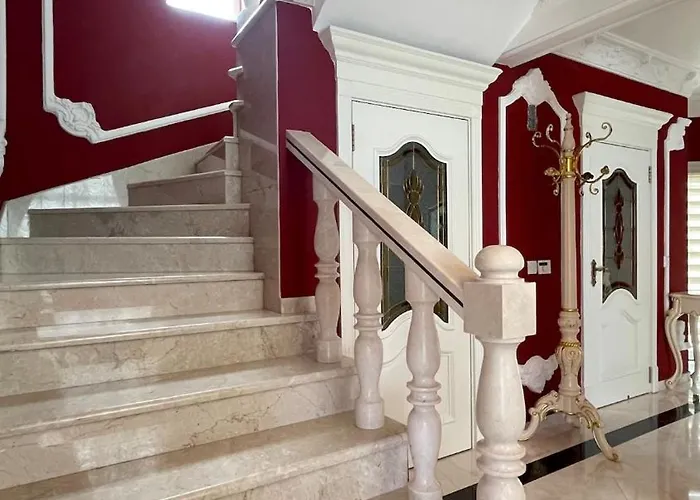 Kingdom With Sauna And Hamam 别墅