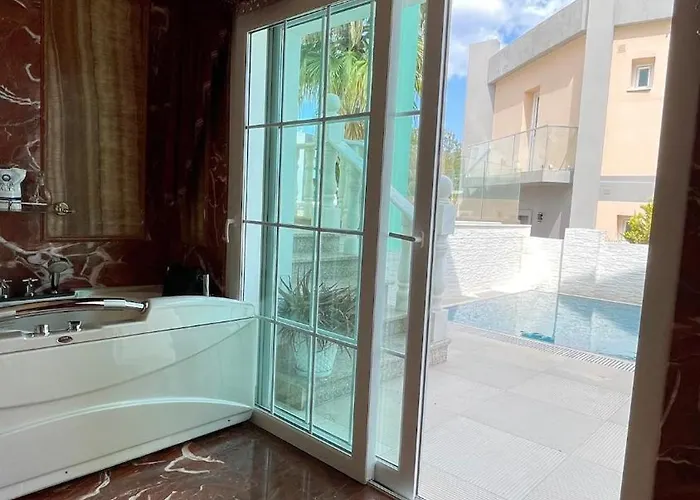 Kingdom With Sauna And Hamam Βίλα Λευκωσία